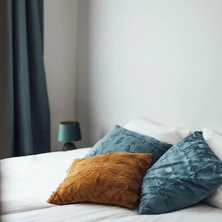 Newly Renovated Cozy 2 Bedroom Apartment Riga
